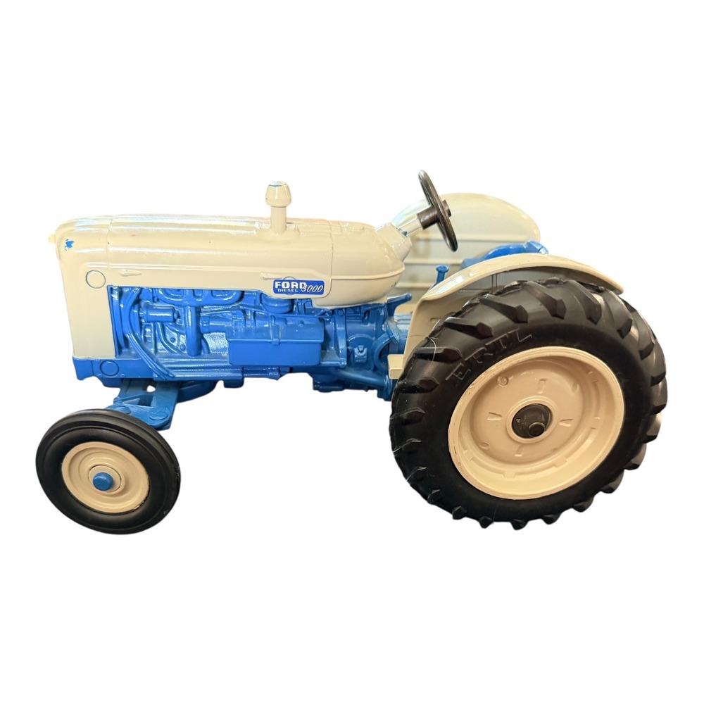 Ertl Ford 5000 Diesel Tractor 1/16 Scale Toy Blue Cream Diecast VTG Farm Good - Picture 2 of 13